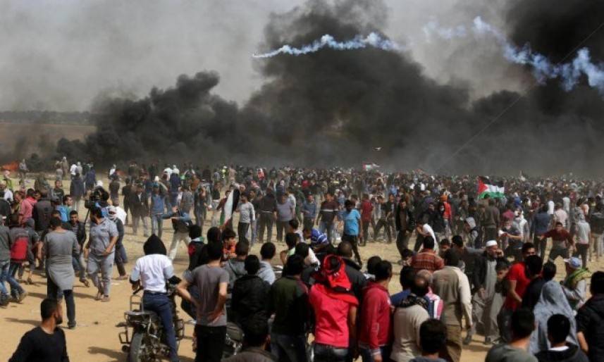 مجزرة وحشية ترتكبها إسرائيل على حدود غزة
28 شهيد و938 جريح حتى الآن والعدد مرجح أن يرتفع