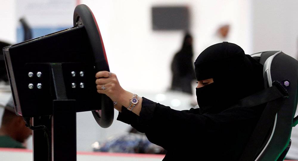 بالصور... السعودية تفتتح معرضا نسائيا هو الأول من نوعه في المملكة