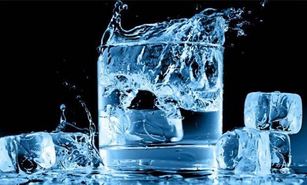 هكذا يساعد الماء البارد في حرق السعرات الحرارية..