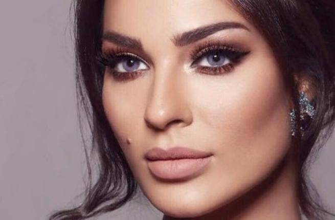 نادين نسيب نجيم تعاني بسبب عائلتها.. وعابد فهد فقد والدته