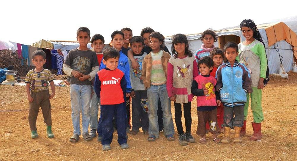 طاهية أردنية تحضر وجبة الإفطار لأسرة سورية في مخيم الزعتري