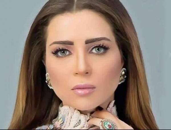 إبن مي عز الدين بحاحة الى طبيب نفسي بسبب والدته؟!