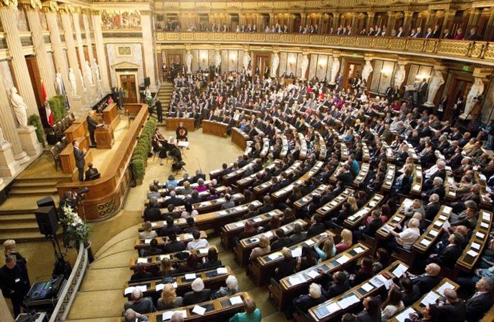 مرجع طبي يطالب بفحوصات دورية طبية للنواب