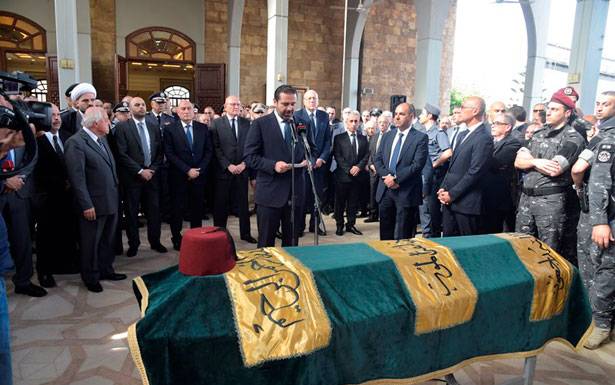 تشييع سهيل بـــوجــــي وعون منحه وسام الاستحقاق المذهب