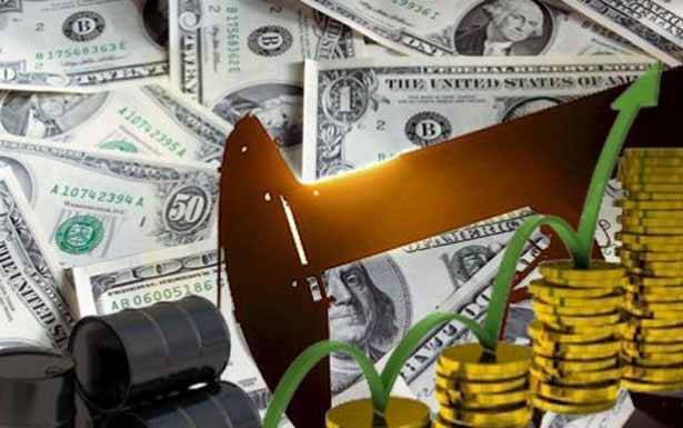 حبيقة : ارتفاع سعر برميل النفط سياسي
وقد يستمر حتى نهاية العـام
اعتبر الخبير الاقتصادي لويس حبيقة أن ارتفاع سعر برميل النفط عالمياً يعود إلى العامل السياسي البحت، معتبراً أن «طالما هناك مشكلة سياسية مع إيران فالسعر يرتفع باضطراد، وبالتالي الموضوع ليس اقتصادياً، إذ لم يتغيّر معدّل الطلب ولا العرض و