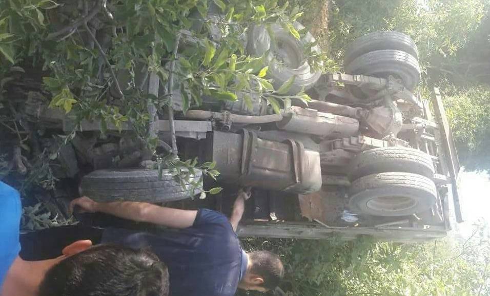 بالصورة.. انقلاب "بيك آب" في الضنية!