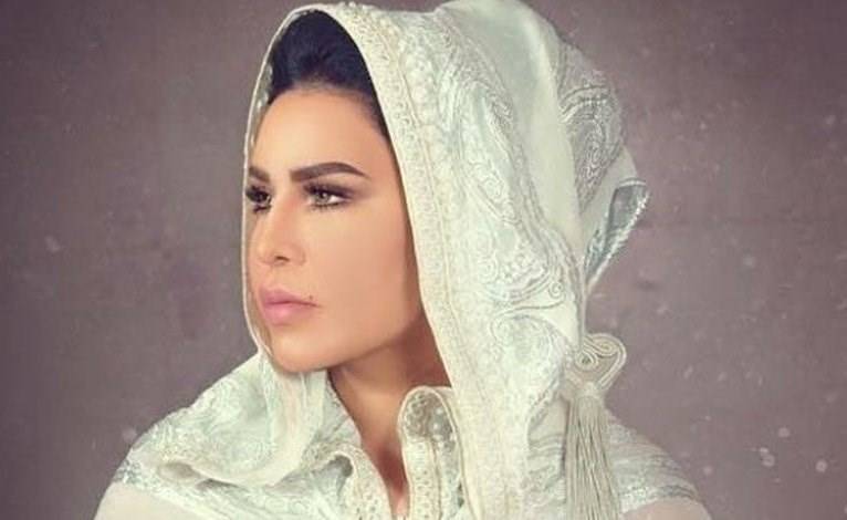 بالصورة- تعليق أحلام على الزفاف الملكي يستفزّ المتابعين.. عينها على ثروة الملكة اليزابيث؟!