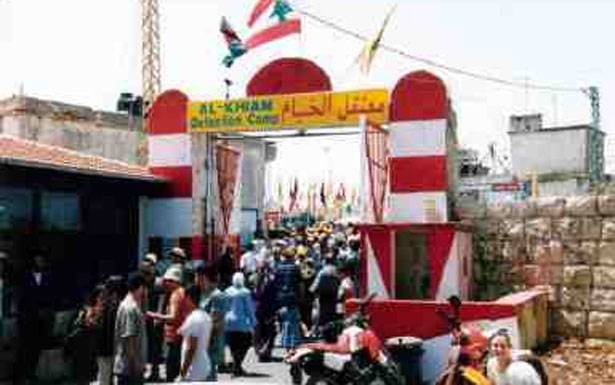 في عيد التحرير... مواقف حيّت المقاومين والشهداء
عون : تحيّة الى من صبر وصمد وروت دماؤه الأرض
بري : سلاح وحدتنا الضامن لتحرير ما تبقى من ارضنا