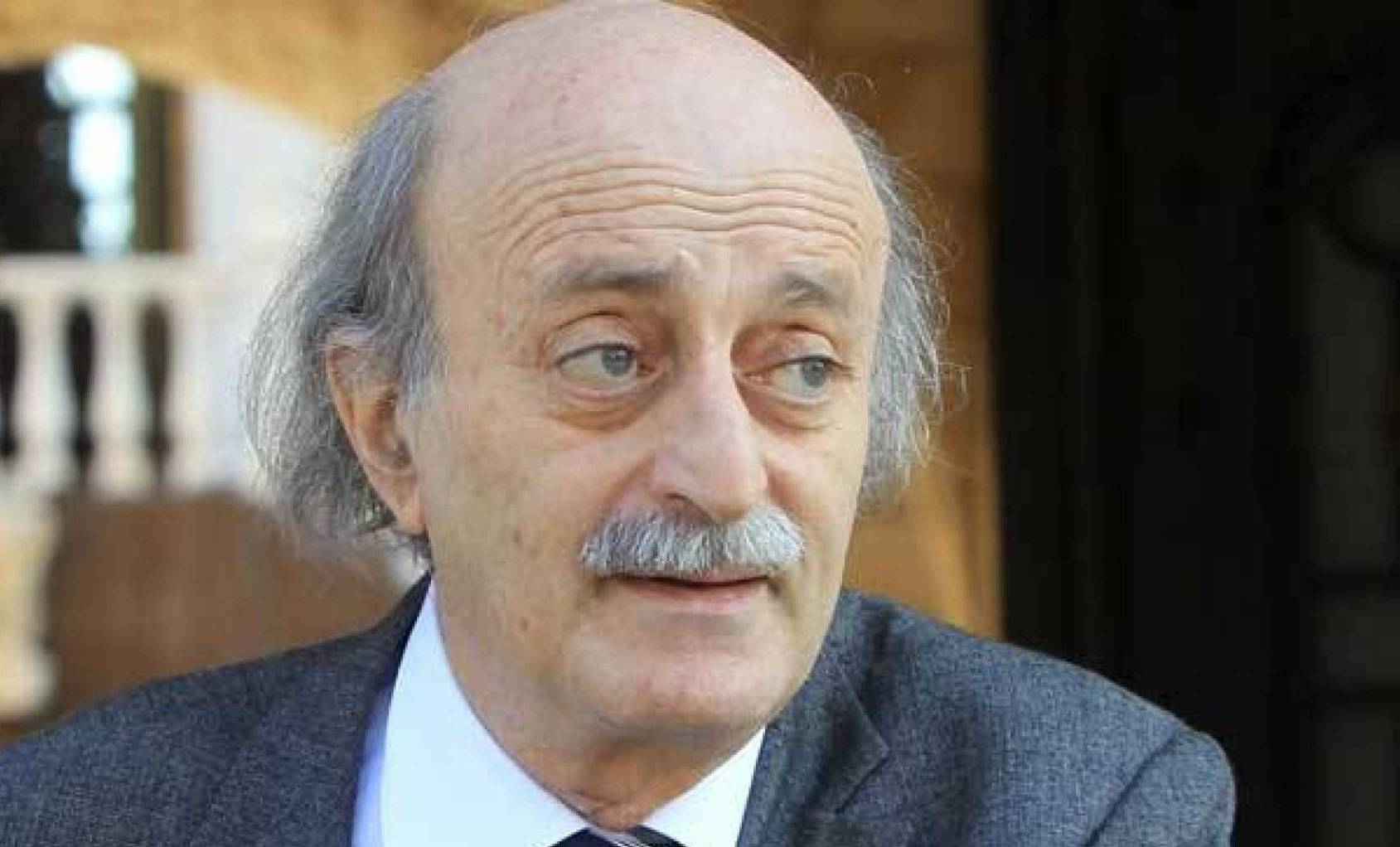 بالصورة.. مع من تناول جنبلاط العشاء أمس؟