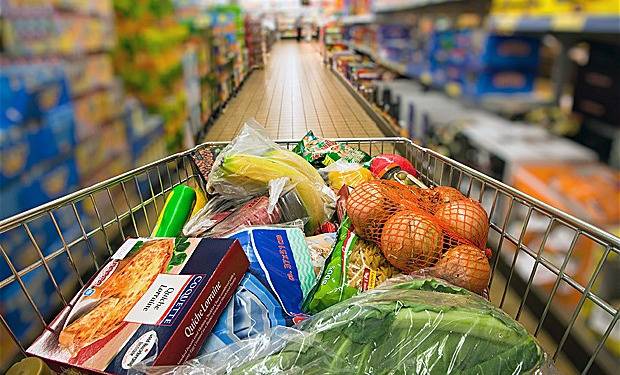 عند شراء الأطعمة.. التزم بهذه الأمور الهامة