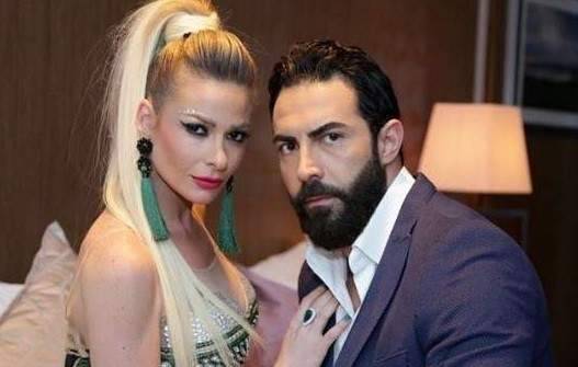 باميلا الكيك تتزوّج من كارلوس عازار!