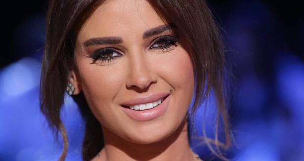 بالصور: مفاجأة  مذيع MTV لـديانا فاخوري..
