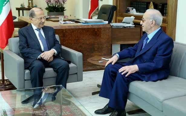 عون كلّف الحريري تشكيل الحكومة بعد تسميته من 111 نائباً في المشاورات الملزمة
بري : المشاورات النيابيّة تبدأ الإثنين ونأمل أن تنتهي في اليوم نفسه والحكومة مُوسّعة
الرئىس المكلّف : أمدّ يدي الى الجميع... ولم أسمع بـ«فيتو» على أيّ مُكوّن إلاّ في الإعلام