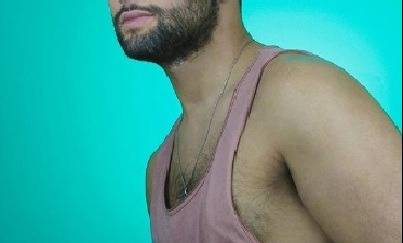 صور رومانسية.. هكذا يستمتع فنان لبناني بوقته مع "زوجه"!
