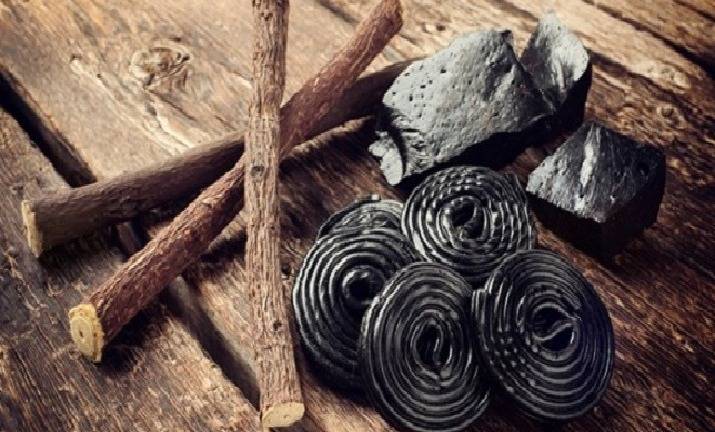 منها علاج الحموضة.. ما هي فوائد وأضرار العرقسوس؟