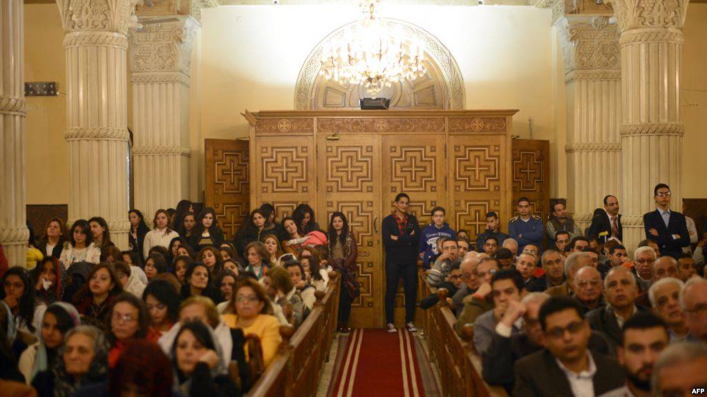 أقباط مصر يخصصون صلاتهم للدعاء للمسلمين