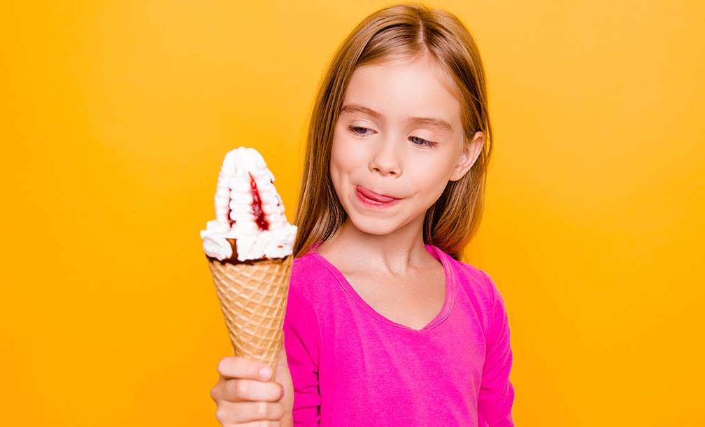 منها تناول الأطعمة الباردة.. عادات شائعة تسبب أمراضًا خطيرة!