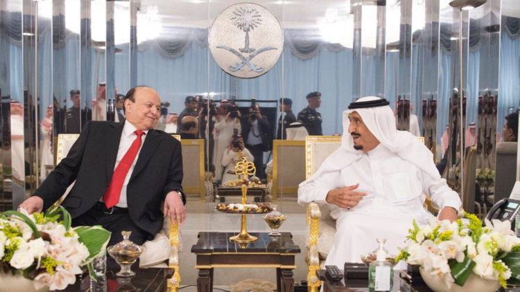 هادي يبحث مع العاهل السعودي وولي عهده دور التحالف العربي في اليمن