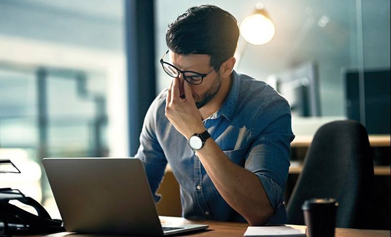 دراسة : تكشف تعرض 70 % من الموظفين بأمراض نفسية