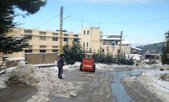 السيول تجتاح الشوارع في البقاع.. وتدخل البيوت!