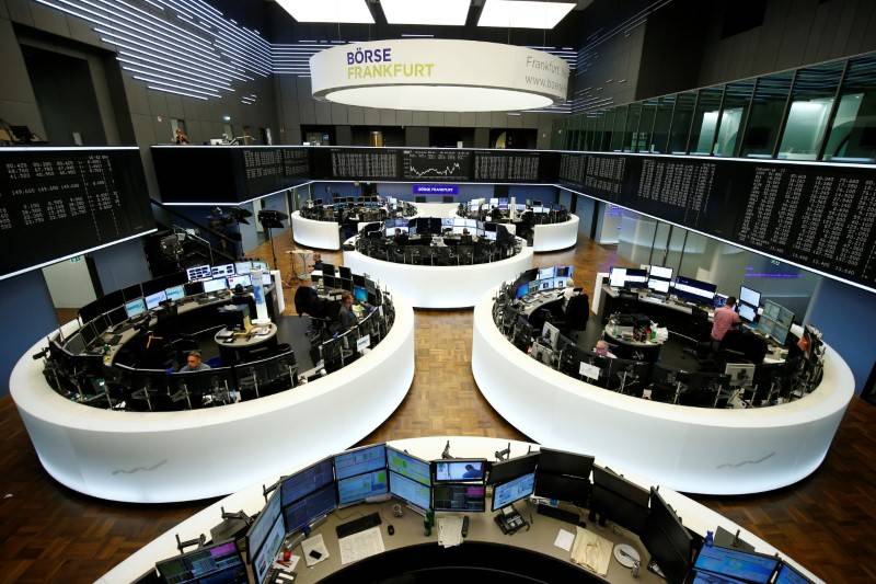 أسهم أوروبا ترتفع صباحا مع سعي إيطاليا لحل الأزمة السياسية