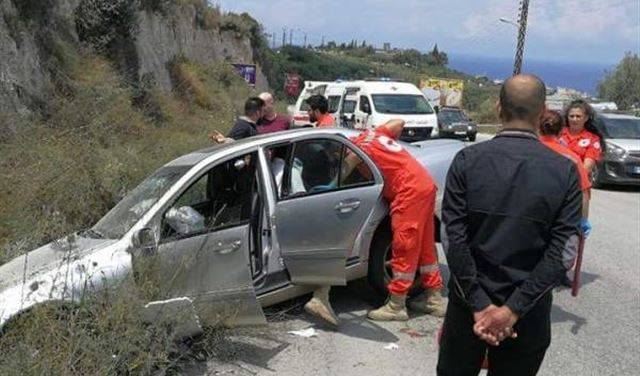 بالصورة: جريحان في حادث سير في كفرحزير