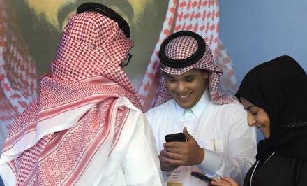 رفاهيّة وفخامة.. قصّة مثيرة عن كولومبي انتحل صفة أمير سعودي!