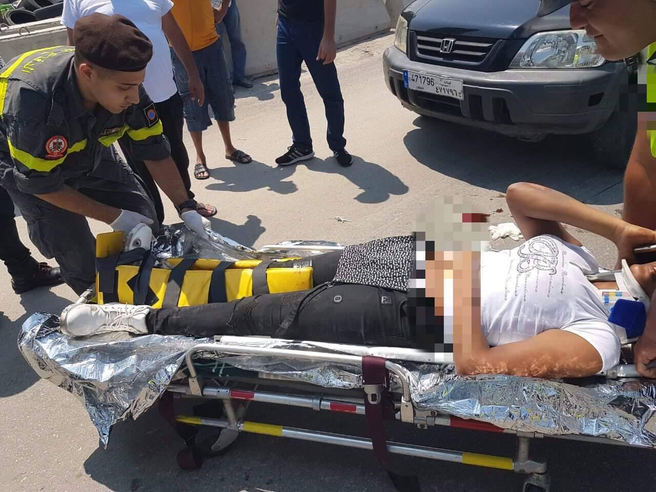 بالصورة..جريحة صدما على أوتوستراد جل الديب