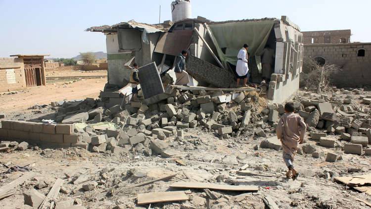 مصدر يمني: مقتل 9 أشخاص بينهم نساء وأطفال بغارة للتحالف على مدينة باقم