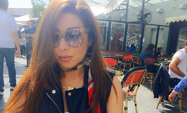 بالفيديو: بعد غياب ألين خلف تظهر مع إبنتها الوحيدة .. هل تغيّرت؟