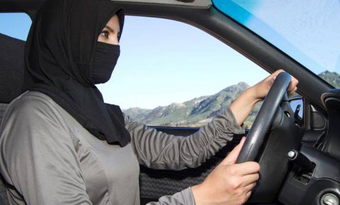 السعودية بدأت اصدار رخص قيادة سيارات للنساء