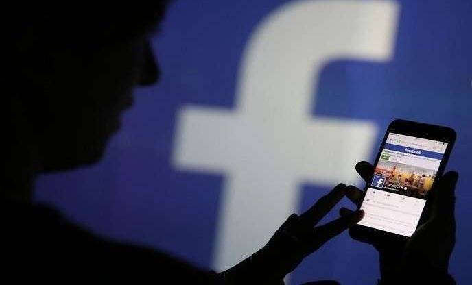 فضيحة جديدة لـ"فيسبوك".. تسريب بيانات المستخدمين لـ 60 شركة "من دون إذن"