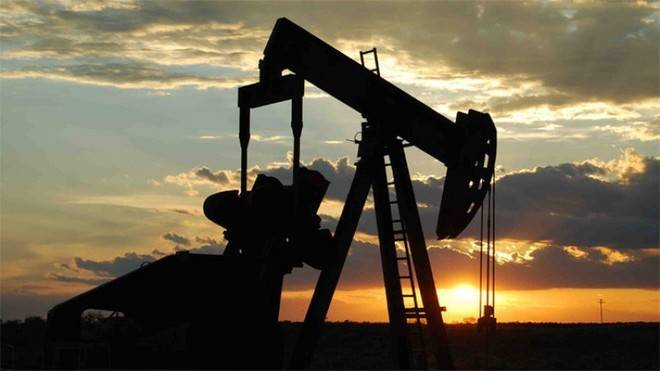 أسعار النفط ترتفع 0.33% بفعل توقعات انخفاض المخزونات