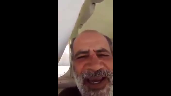 بالفيديو.. بعد رفضه المصالحة و خروجه الى الشمال.. مواطن سوري نادم يوجه رسالة مؤثرة للأسد