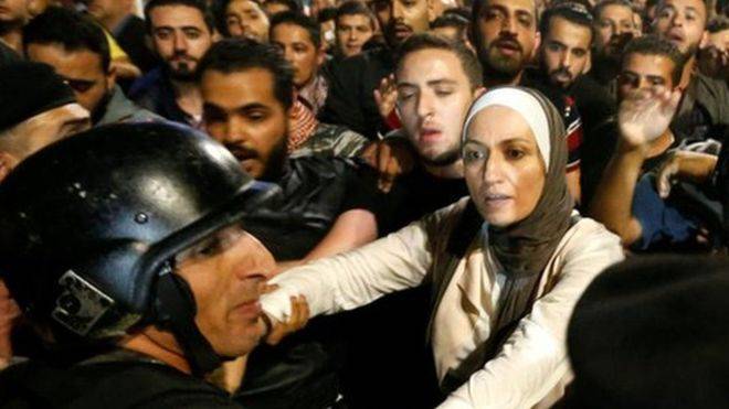 ملك الأردن يدعو إلى "حوار وطني شامل" مع استمرار الاحتجاجات