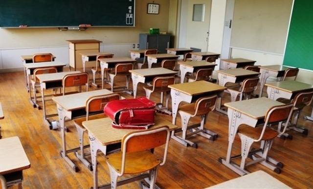 مدرسة لبنانية تمنع 3 طلاب من اجراء الامتحانات.. والسبب؟