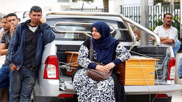 إقالة 10 مسؤولين تونسيين على خلفية غرق مركب مهاجرين
