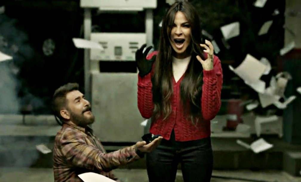 بالفيديو: عابد فهد يكشف سرّ ملابسه في "طريق"