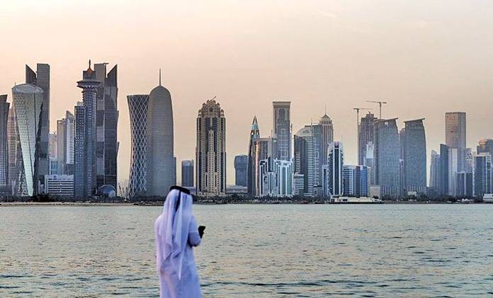 "المصيبة تجمع": أزمة قطر قرّبت أميريْن من بعضهما.. والدوحة تساهم باقتصاد إيران!