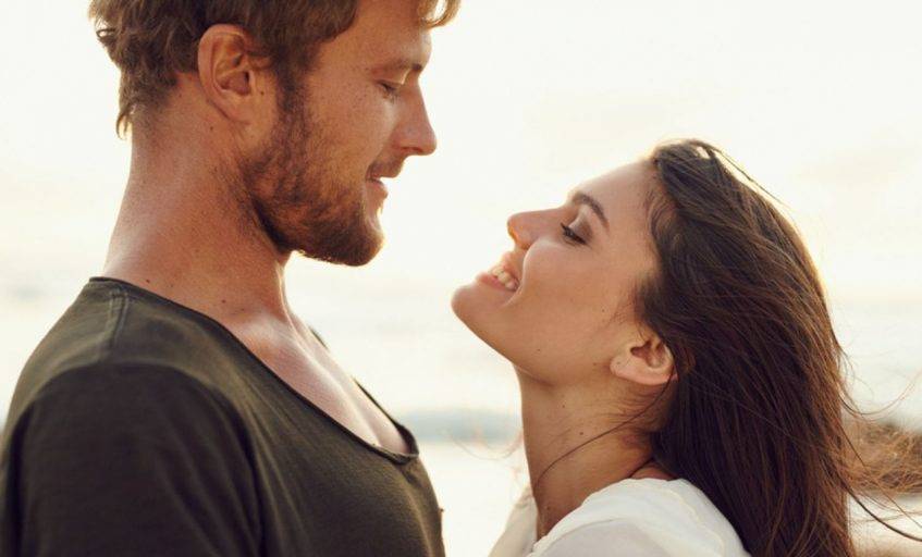 قضاء فترات طويلة مع شريككِ تقتل اللهفة وتولّد الملل!