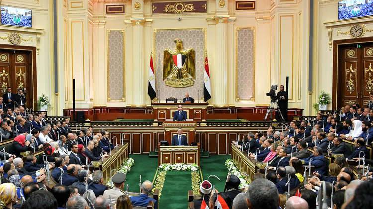 مصر.. هجوم برلماني على وزيرين