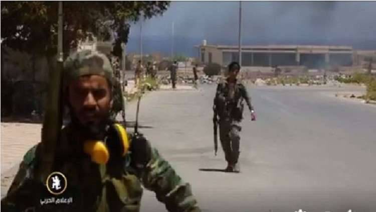 أولى المشاهد.. حرب شوارع بين الجيش الليبي والمسلحين في شوارع درنة