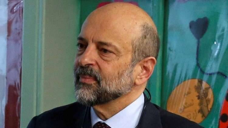 الأردن.. الرزاز يسحب مشروع قانون ضريبة الدخل