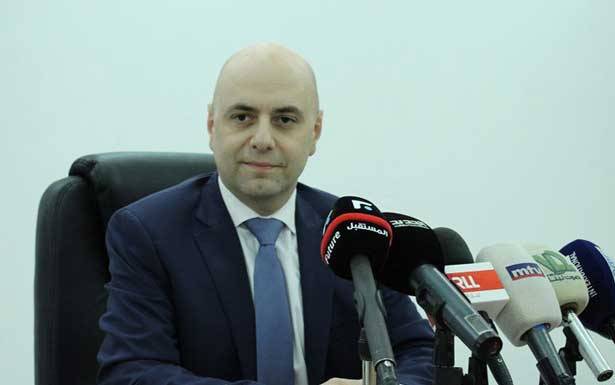 حــاصباني يُوضح آليّة تسعير الأدوية في لبنان :
حماية المستهلك تناولت 17 دواء
أيّ 29،0 % من عدد الأدوية الموجودة في السوق