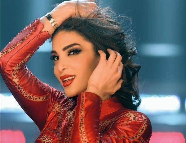 دينا حايك تطلق أغنيتها الجديدة "عم دوب"