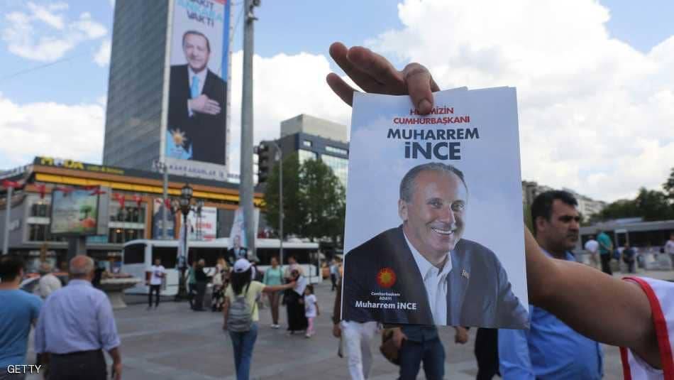 أردوغان يردّ على تحدّي منافسه الرئيسي بسؤال