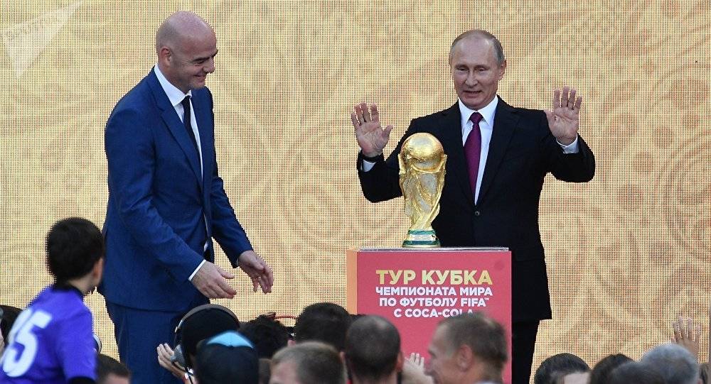 مونديال روسيا 2018 هو سياسة اكثر منه رياضة حتى الآن
بوتين سيجتمع خلال شهر باربعين رئيس دولة و30 مندوب رؤساء دول
بوتين ينصح الرئيس الحريري بمصالحة الاسد والتعاون معه