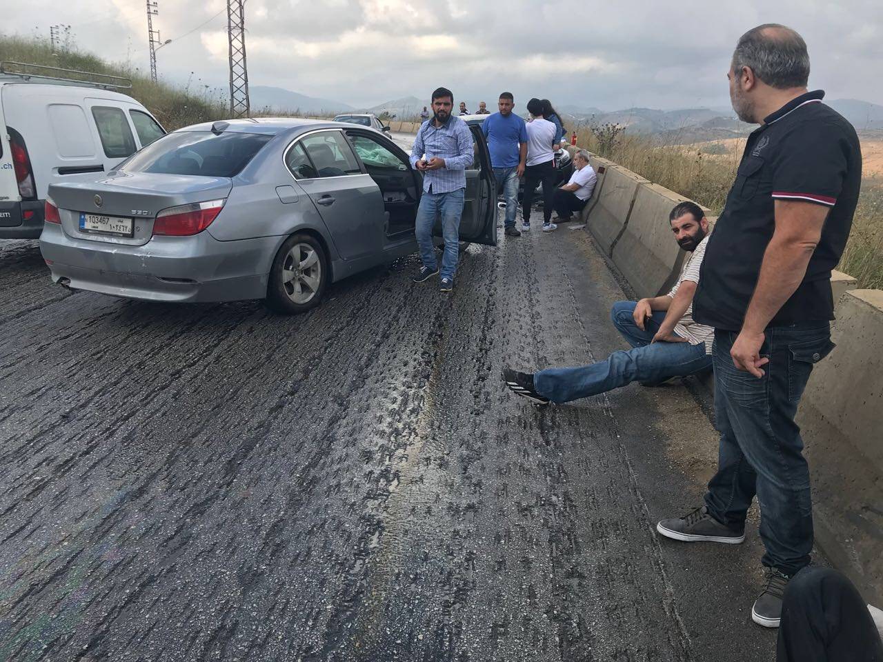 جرحى في حادث سير على طريق عام الخردلي بسبب الامطار الغزيرة