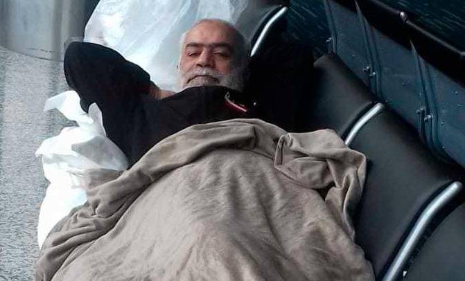 جديد قضية "نظام" المُحتجز بمطار منذ 43 يومًا.. ليس الأول وهذه قصة "حسن قنطار"