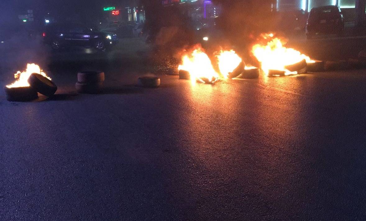 في دورس..ادعوا انهم عناصر مخابرات واقتحموا منزله واختطفوا زوجته..